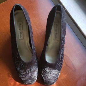Vintage suede leather pumps
